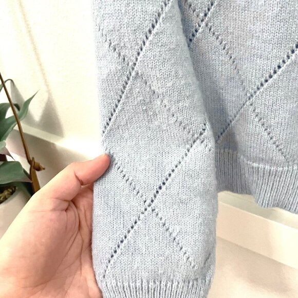 Vintage Kids Cropped Blue Cardigan with Embroidered Flowers Size 10-12 - Picture 2 of 6